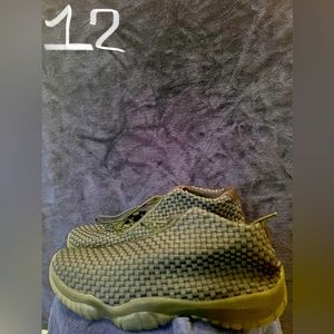 Nike men’s basketball shoe 12